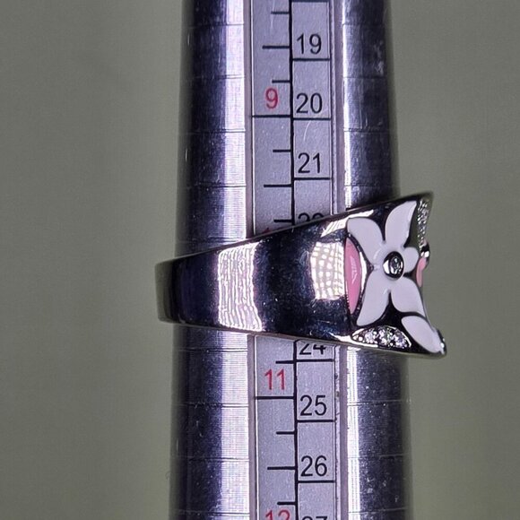 Silvery Pink & White Enamel Floral Ring With Sparkling CZ Size 10 - Picture 4 of 6